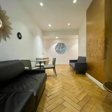 Appartamento Tour Eiffel Montaigne *
